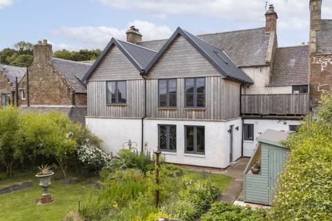 6 bedroom terraced house for sale