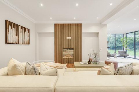 East Close, London, W5 6 bed detached house for sale