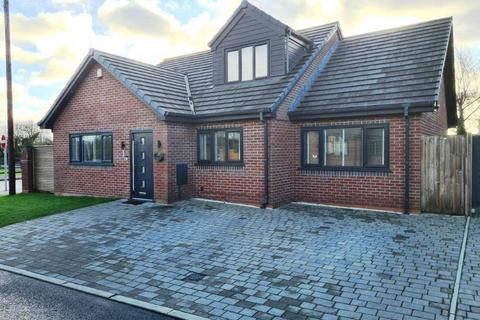 Meadow View Gardens, Droylsden 3 bed bungalow for sale