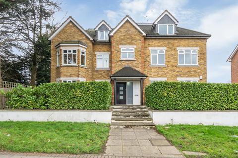 613 Watford Way, London NW7 2 bed flat for sale