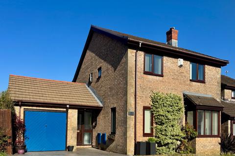 Manor Chase, Beddau, CF38 2JD 4 bed detached house for sale