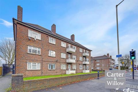 Longbridge Road, Dagenham, Essex 1 bed apartment for sale