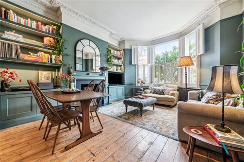 Almeric Road, SW11 2 bed apartment for sale