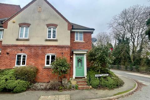 Dennetts Close, Daventry, NN11 9AE 3 bed end of terrace house for sale