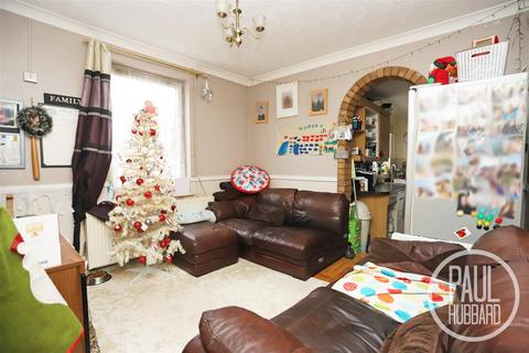 Seago Street, Lowestoft, Suffolk 3 bed end of terrace house for sale