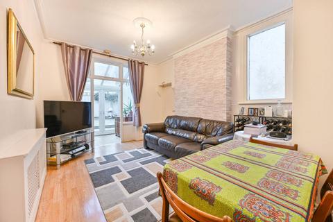 Linacre Road, Willesden Green... 2 bed flat for sale