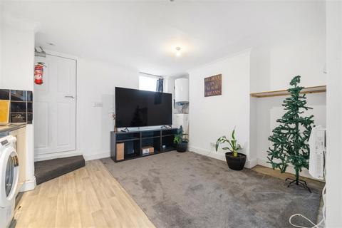 Maple Road, London, SE20 Studio for sale