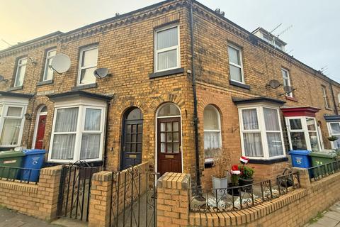 Gladstone Road, Scarborough YO12 5 bed terraced house for sale