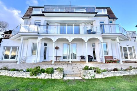 31 Boscombe Spa Road, Bournemouth 2 bed apartment for sale
