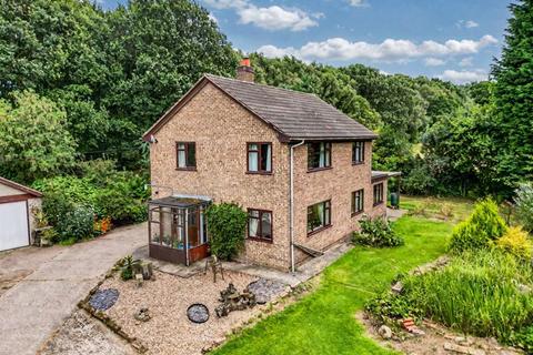 Pontefract Road, Hemsworth WF9 4 bed detached house for sale