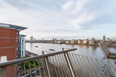 Hutchings Street, Isle Of Dogs... 2 bed flat for sale