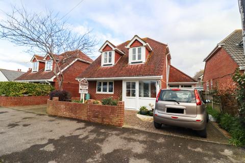 Selsmore Avenue, Hayling Island 4 bed detached house for sale