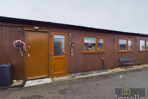 Mablethorpe Chalet Park, Mablethorpe... 2 bed chalet for sale