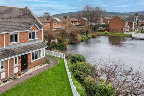 Cleeve Lake Court, Cheltenham GL52 3 bed end of terrace house for sale
