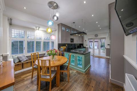 Knutsford Old Road, Warrington WA4 4 bed semi