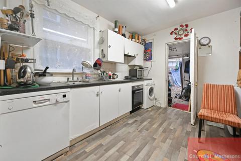 Oldfield Road, London 2 bed flat for sale