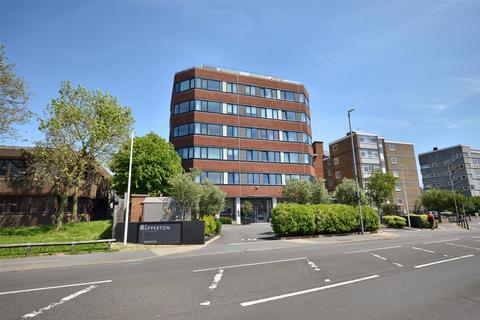 Upperton Road, Eastbourne 2 bed flat for sale