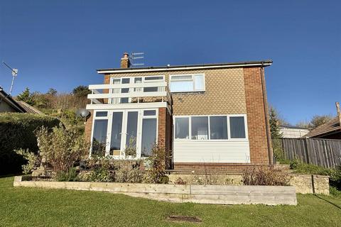 Hill Road, Eastbourne 4 bed detached house for sale