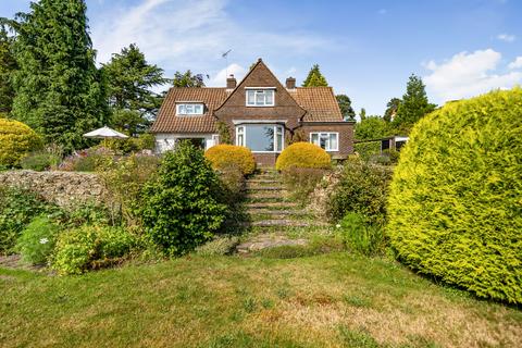 Churt Road, Hindhead, Surrey, GU26 3 bed detached house for sale