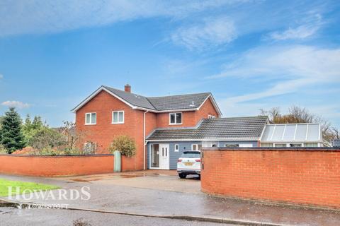 The Shires, Lowestoft 5 bed detached house for sale