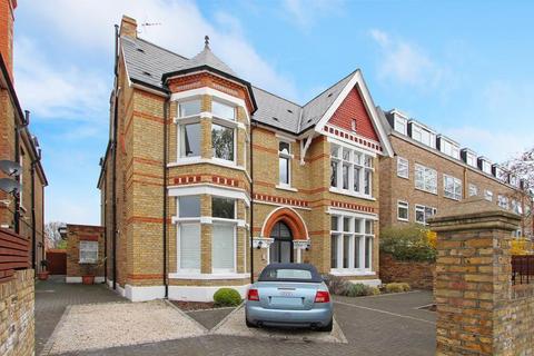 Hamilton Road, Ealing 1 bed flat for sale