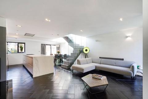 Camden Mews, Camden 3 bed end of terrace house for sale