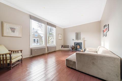 Hayter Road, SW2 3 bed flat for sale