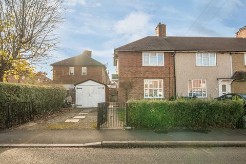 Malling Gardens, Morden SM4 2 bed semi