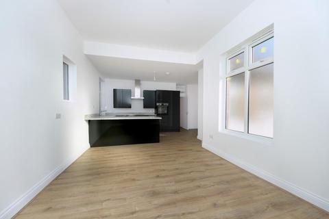 Woodfield Road, London 2 bed flat for sale