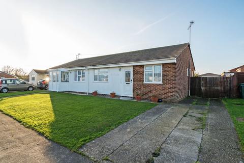 Merryfield Drive, Selsey, PO20 2 bed semi