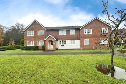 Broadhurst, Farnborough, Hampshire 1 bed maisonette for sale