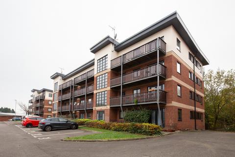 Canalside, Radcliffe M26 2 bed flat for sale