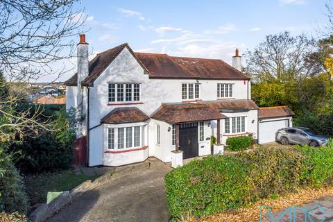 East Ridgeway, Cuffley EN6 6 bed detached house for sale