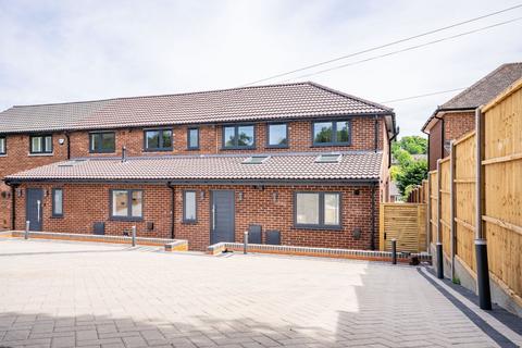 Batchwood Drive, St Albans AL3 4 bed end of terrace house for sale