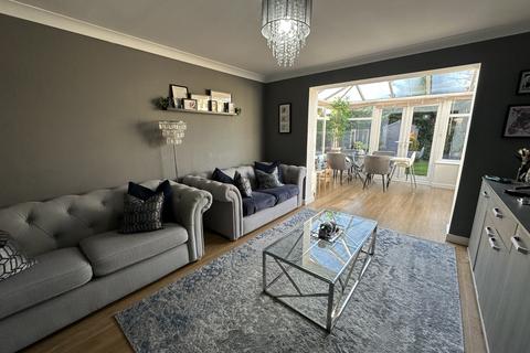 Kinross Close, Fearnhead, Warrington... 2 bed semi