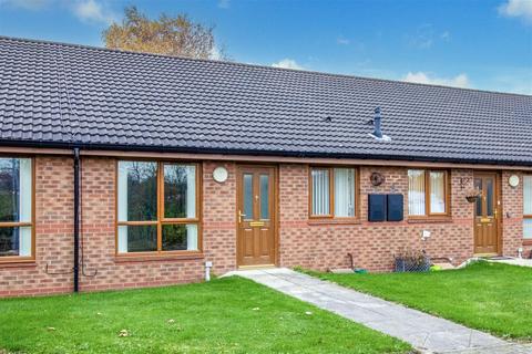 Fairway Meadows, Normanton WF6 2 bed terraced bungalow for sale