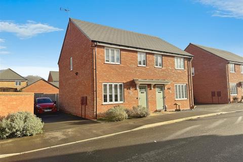 Moorhen Grove, Southam 3 bed semi