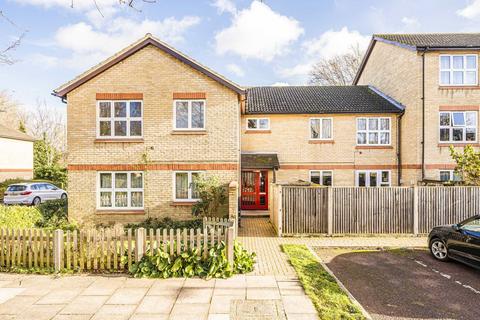 Ivybridge Close, Twickenham TW1 1 bed flat for sale