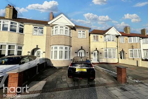 Marlborough Road, Romford, RM7 8AL 3 bed end of terrace house for sale