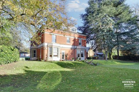 Borrowcop Lane, Lichfield WS14 2 bed ground floor flat for sale