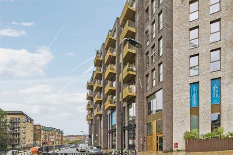 Andrews Road, London E8 2 bed flat for sale