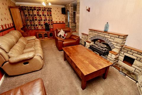 Camplea Croft, Solihull B37 3 bed terraced house for sale