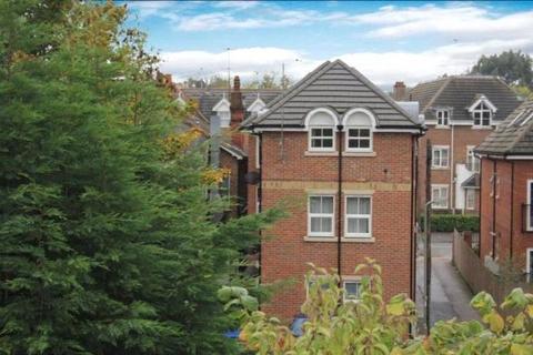 Goldsworth Road, Woking GU21 2 bed flat for sale
