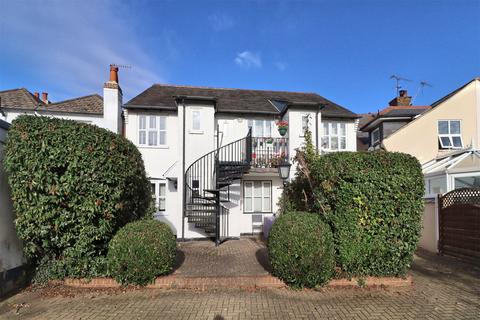 The Cloisters, Surrey GU22 1 bed flat for sale