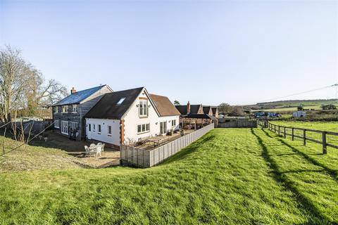 The Gallops, East Kennett 5 bed detached house for sale