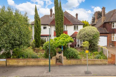 Avenue Road, Surrey SM2 6 bed detached house for sale