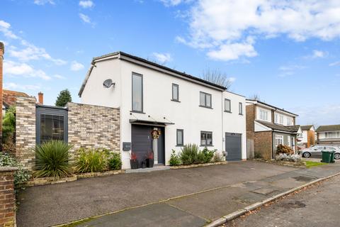 Artel Croft, Crawley RH10 4 bed house for sale