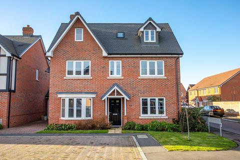 Nursery Gardens, Faversham, ME13 5 bed detached house for sale