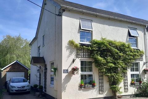 Scarborough Road, Southminster CM0 4 bed end of terrace house for sale