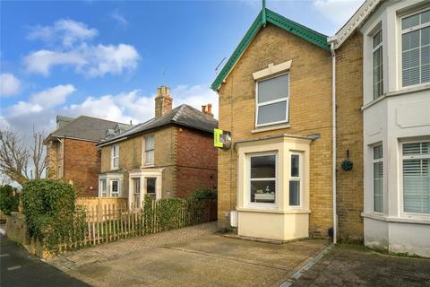 Mill Hill Road, Cowes, Isle of Wight 3 bed semi